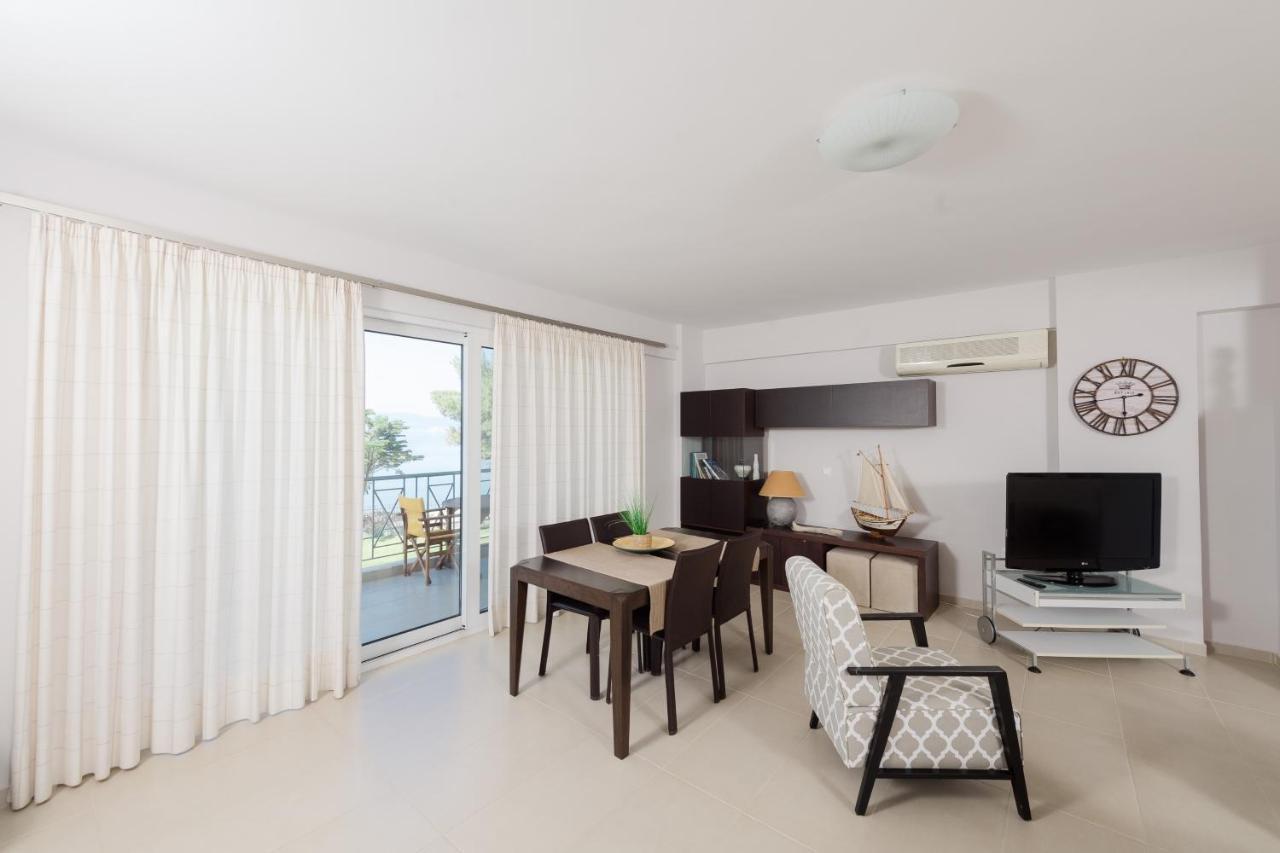Punda 4 Seasons Apartment Diakopto Exterior photo